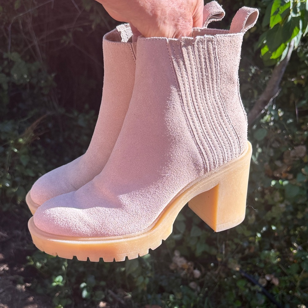 Dolce Vita Boots bootie suede leather - platform‎ Chunky Heel Ankle - lug sole 8